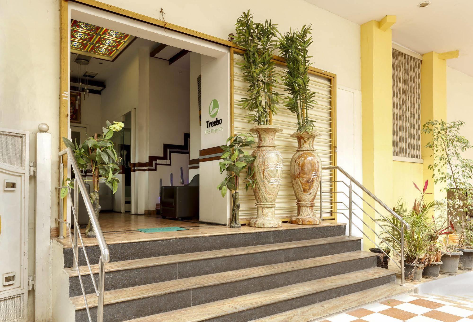 Treebo Trip Grand Regency Hotel Bangalore Exterior photo