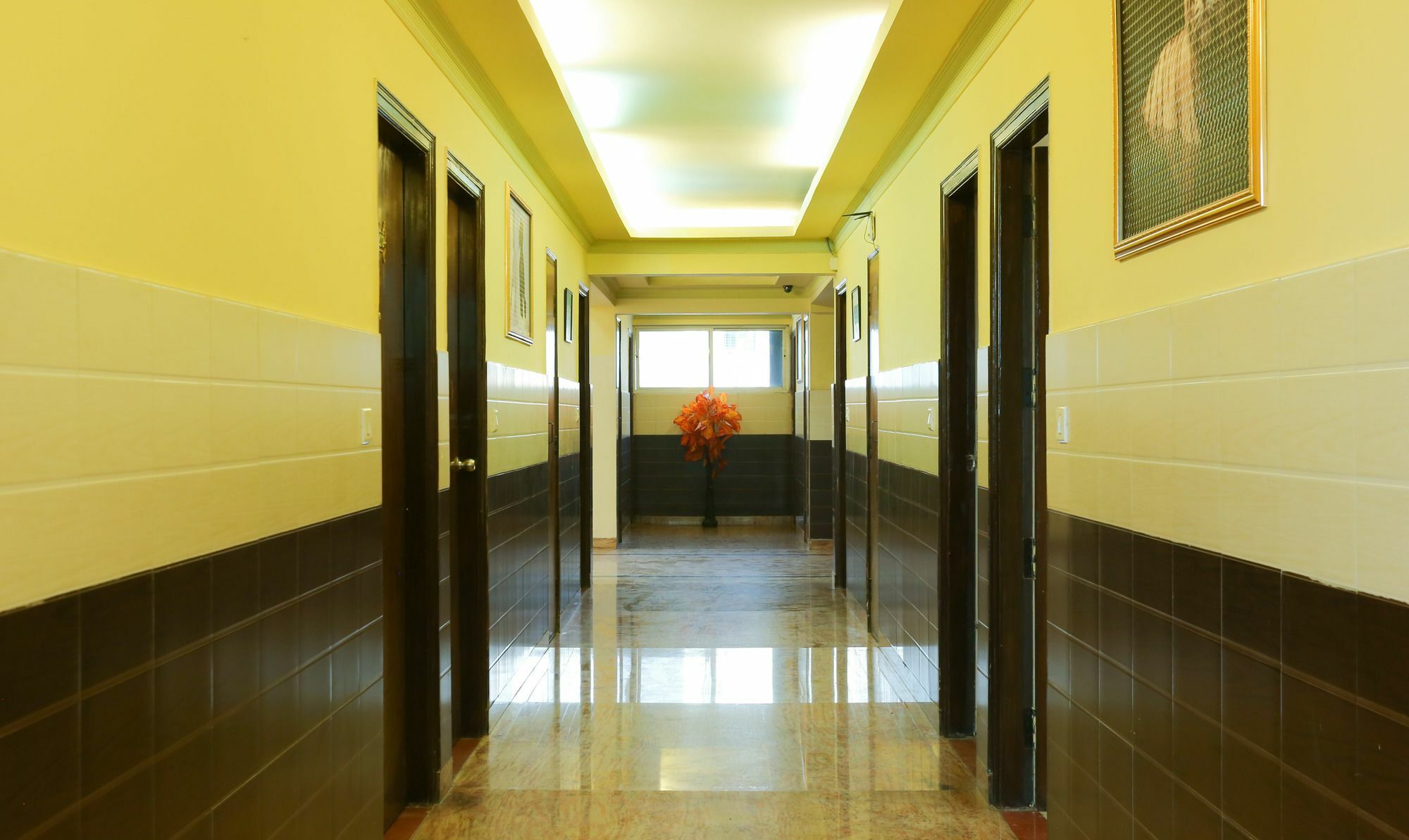 Treebo Trip Grand Regency Hotel Bangalore Exterior photo
