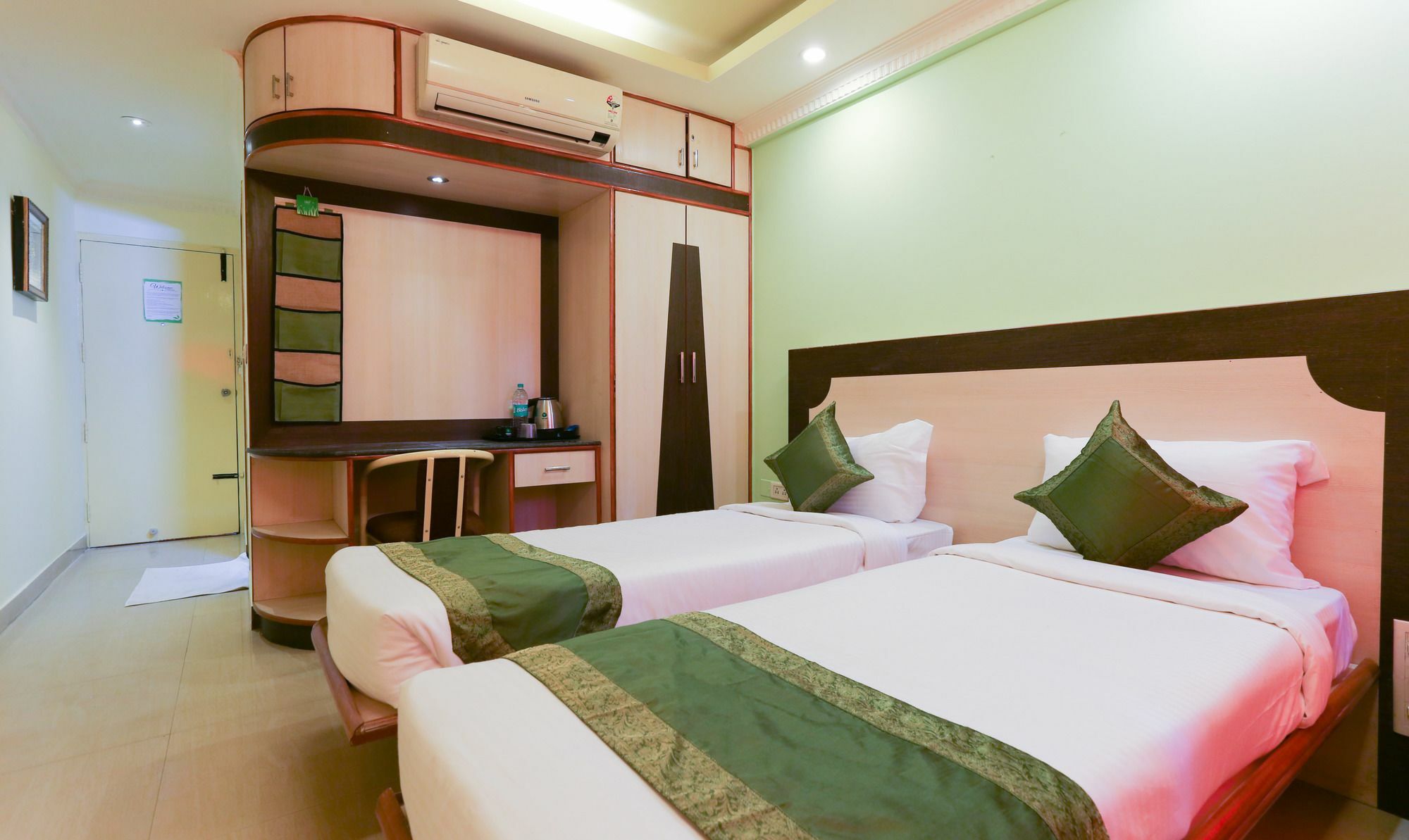 Treebo Trip Grand Regency Hotel Bangalore Exterior photo